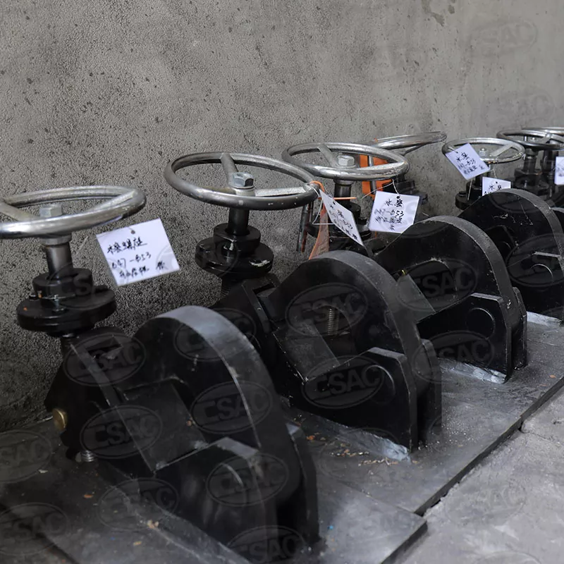 Uvoľňovač kotvy vodotesného otočného typu